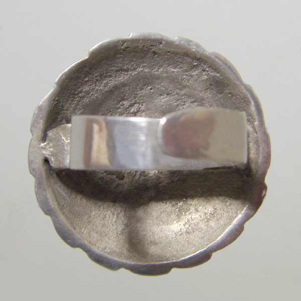 (r1323)Silver circular ring of large dimensions.